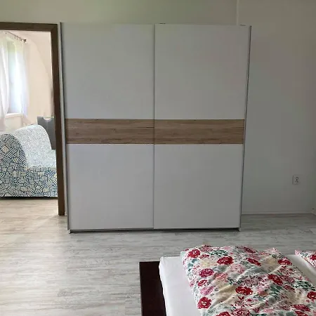 Apartman Tommy - Slapy Apartament *